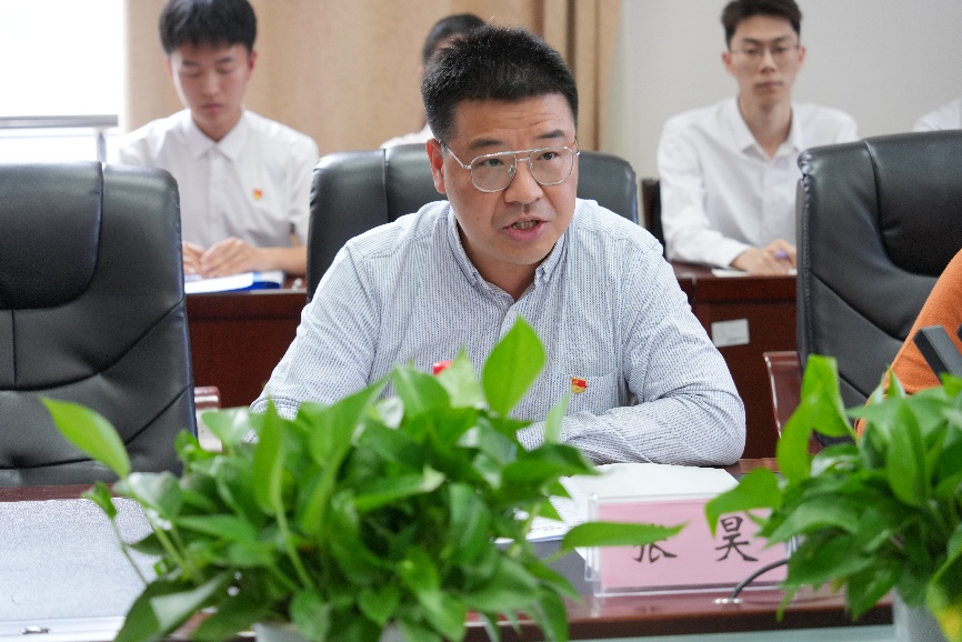 半岛体育